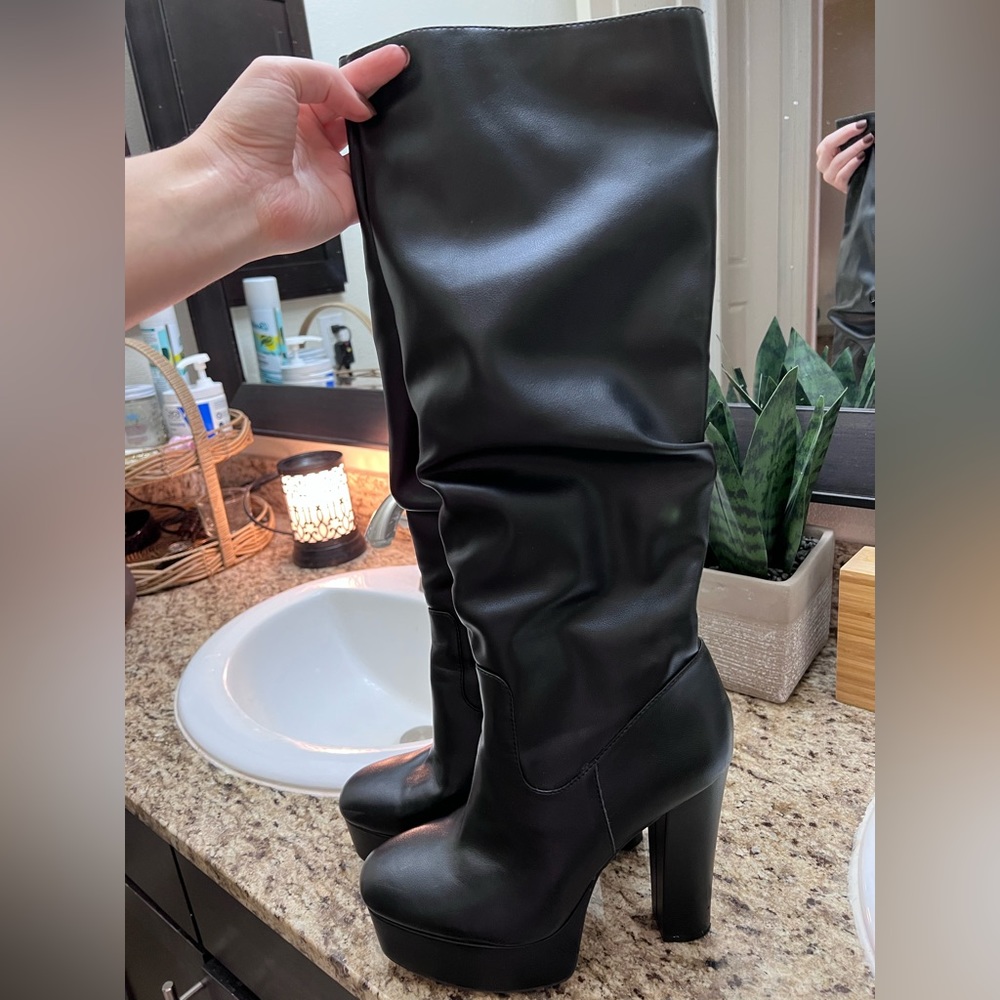 Jennifer Lopez Black Boots